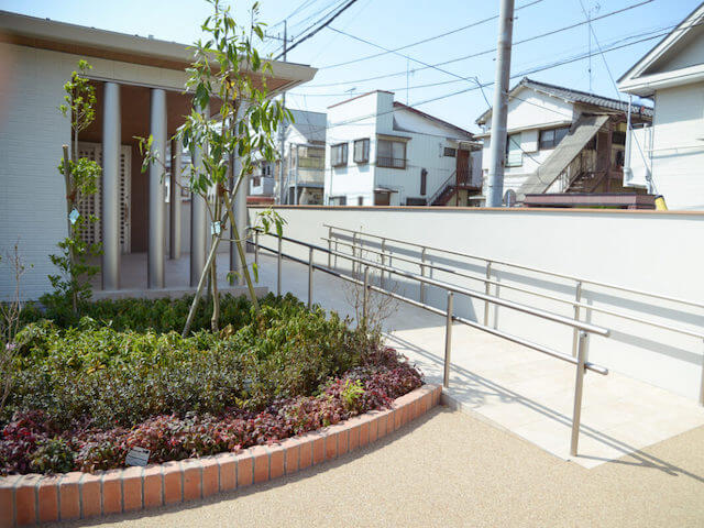 スキップ川口保育園のエントランス付近